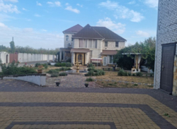 Продається три 2 поверхові будинки, гараж під грузові автомобілі фото 2 Продається три 2 поверхові будинки, гараж під грузові автомобілі фото 2