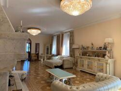 Продаеться особняк на Вітряних горах фото 3 Продаеться особняк на Вітряних горах фото 3