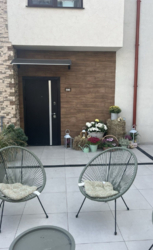      2  Ocean Plaza ()  2