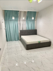      2  Ocean Plaza ()  17