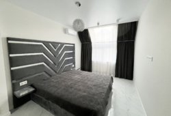      2  Ocean Plaza ()  16