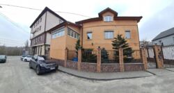 Продається триповерховий будинок - офіс фото 1 Продається триповерховий будинок - офіс фото 1