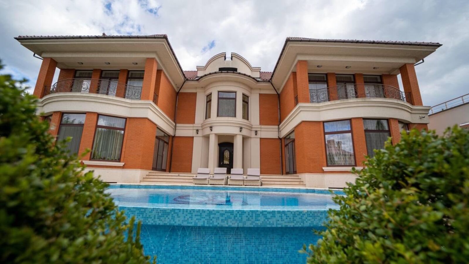Продажа элитного особняка в Одессе! фото 1 Продажа элитного особняка в Одессе! фото 1