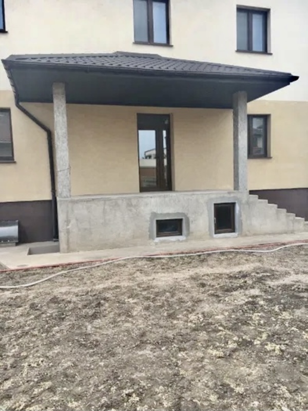 Продам трехэтажный дом в Совиньоне 3! фото 1 Продам трехэтажный дом в Совиньоне 3! фото 1