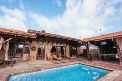 Шале с камином и бассейном возле леса. фото 4 Шале с камином и бассейном возле леса. фото 4