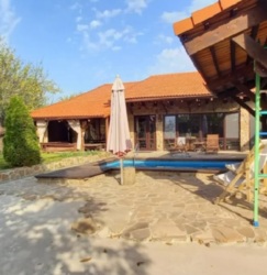 Шале с камином и бассейном возле леса. фото 3 Шале с камином и бассейном возле леса. фото 3