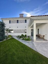 🏡      쳺     200 ² 🌿.  4