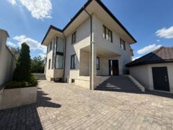 🏡            -!  1