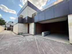 🏡        . 人- | 250 ² |   |  | .  0%.  1