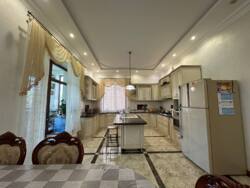 🏡             !  12