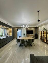 🏡      쳺     200 ² 🌿.  9