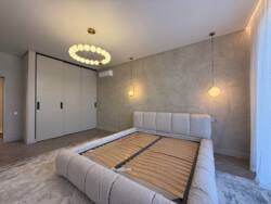 🏡       .  | 220 ² |  |  |  .  19