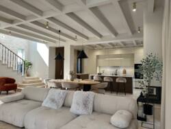 🏡          , .  22