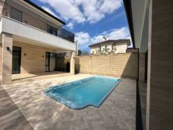 🏡          , .  3