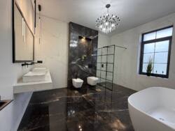 🏡       .  | 220 ² |  |  |  .  13