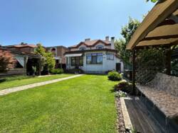 🏡             !  3