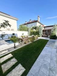 🏡      쳺     200 ² 🌿.  5