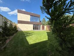 🏡        . 人- | 250 ² |   |  | .  0%.  13