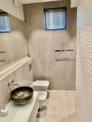 🏡       |        .  9