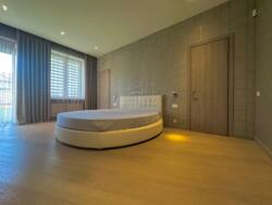 🏡            -!  22