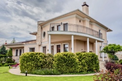 🏡           !  2