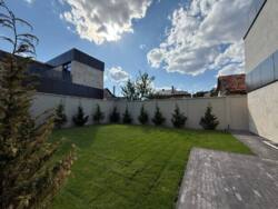 🏡        . 人- | 250 ² |   |  | .  0%.  15