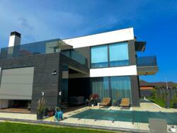 🏡       284 ²  ,    .  1