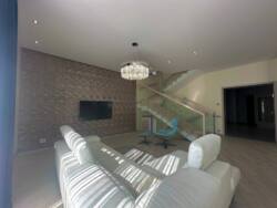 🏡            -!  18