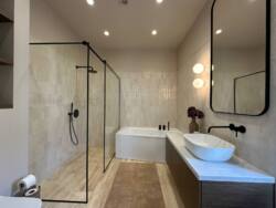 🏡          , .  37