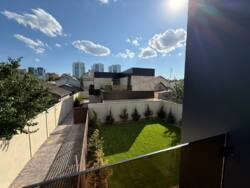 🏡        . 人- | 250 ² |   |  | .  0%.  8