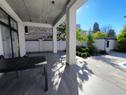 🏡        |  🌿.  4