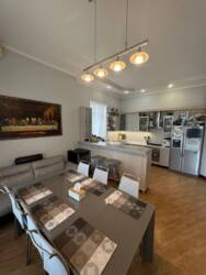 🏡 ������ ��������� ������� � ���� �� ���. ��� �������� � 360 �², 4 �������, �����, ������ 5 �����. ���� 12