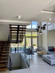 🏡       |        .  8