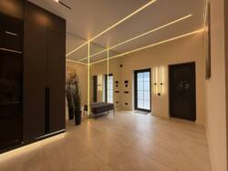 🏡       .  | 220 ² |  |  |  .  7