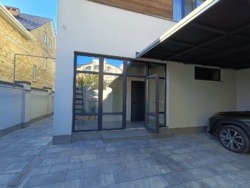 🏡        |  🌿.  6