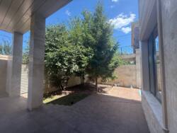 🏡       .  | 220 ² |  |  |  .  4