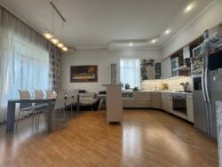 🏡 ������ ��������� ������� � ���� �� ���. ��� �������� � 360 �², 4 �������, �����, ������ 5 �����. ���� 8