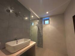 🏡            -!  32