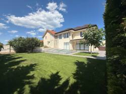 🏡            -!  12