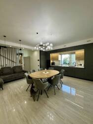 🏡      쳺     200 ² 🌿.  11