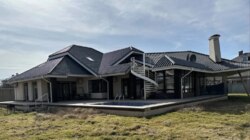 🏡      ,     !  3