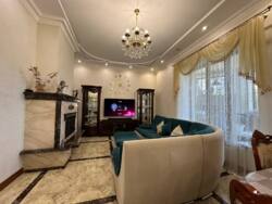 🏡             !  11