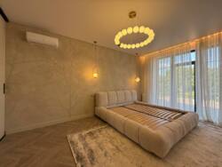 🏡       .  | 220 ² |  |  |  .  18