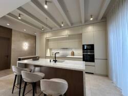 🏡          , .  16