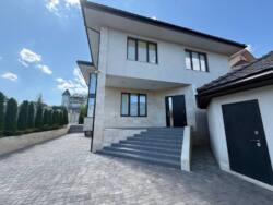 🏡            -!  4