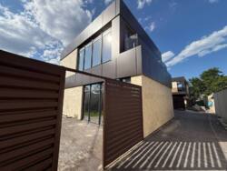 🏡        . 人- | 250 ² |   |  | .  0%.  11