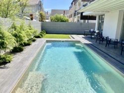 🏡       |        .  2