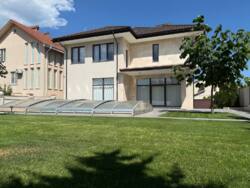 🏡            -!  10