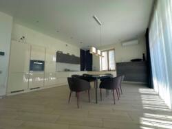 🏡            -!  15