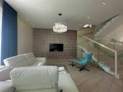 🏡            -!  17